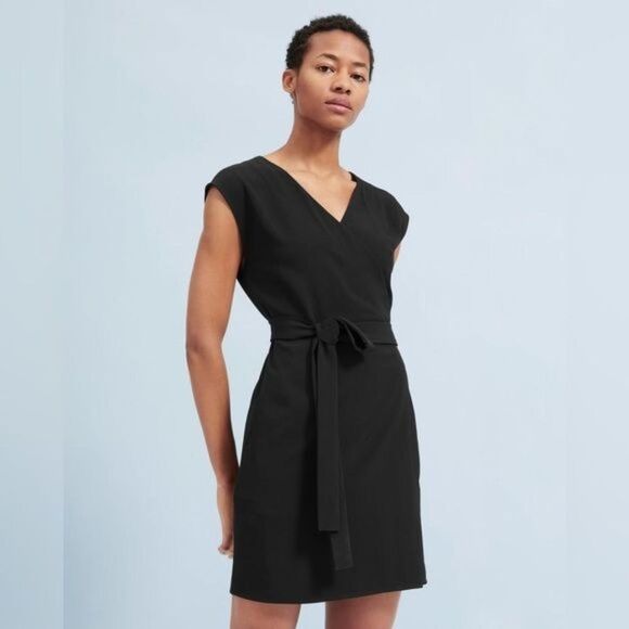 Everlane Dresses & Skirts - Everlane Japanese GoWeave Wrap Dress Short Sleeve Black Triacetate 6 Pockets EUC